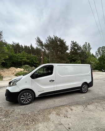 Renault Trafic cena 42500 przebieg: 440000, rok produkcji 2017 z Niemodlin małe 79